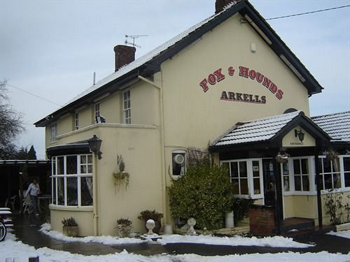 The Fox & Hounds Otel Swindon Dış mekan fotoğraf